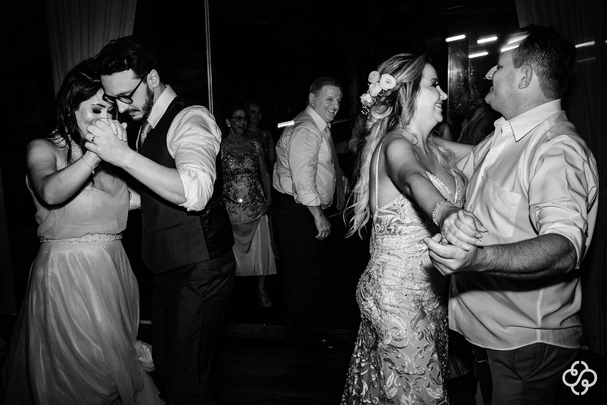 Balada de Casamento Restaurante Casa da Praia em Bombinhas - SC | Fotógrafo de Casamento | Destination Wedding | Casamento na Praia | Casamento de Dia | Casamento ao Ar Livre |  Casamento Adi e Edilson | www.rafaelsantosfotografia.com.