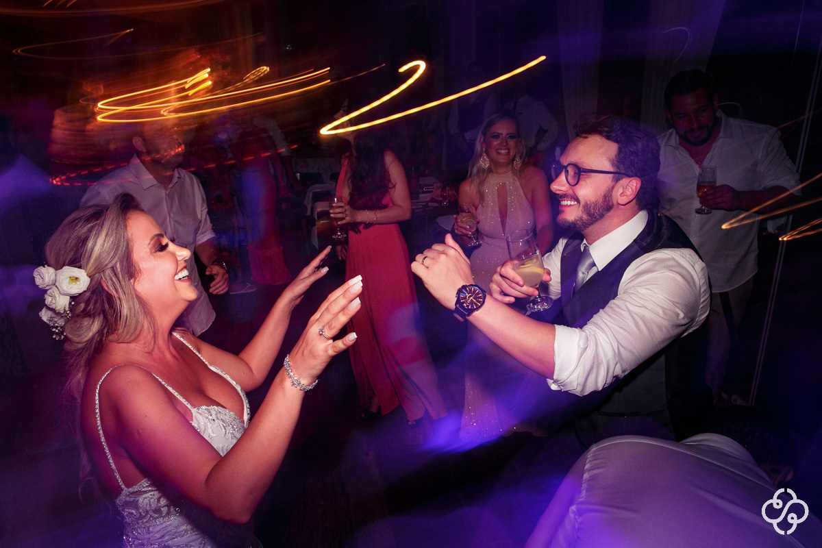 Balada de Casamento Restaurante Casa da Praia em Bombinhas - SC | Fotógrafo de Casamento | Destination Wedding | Casamento na Praia | Casamento de Dia | Casamento ao Ar Livre |  Casamento Adi e Edilson | www.rafaelsantosfotografia.com.