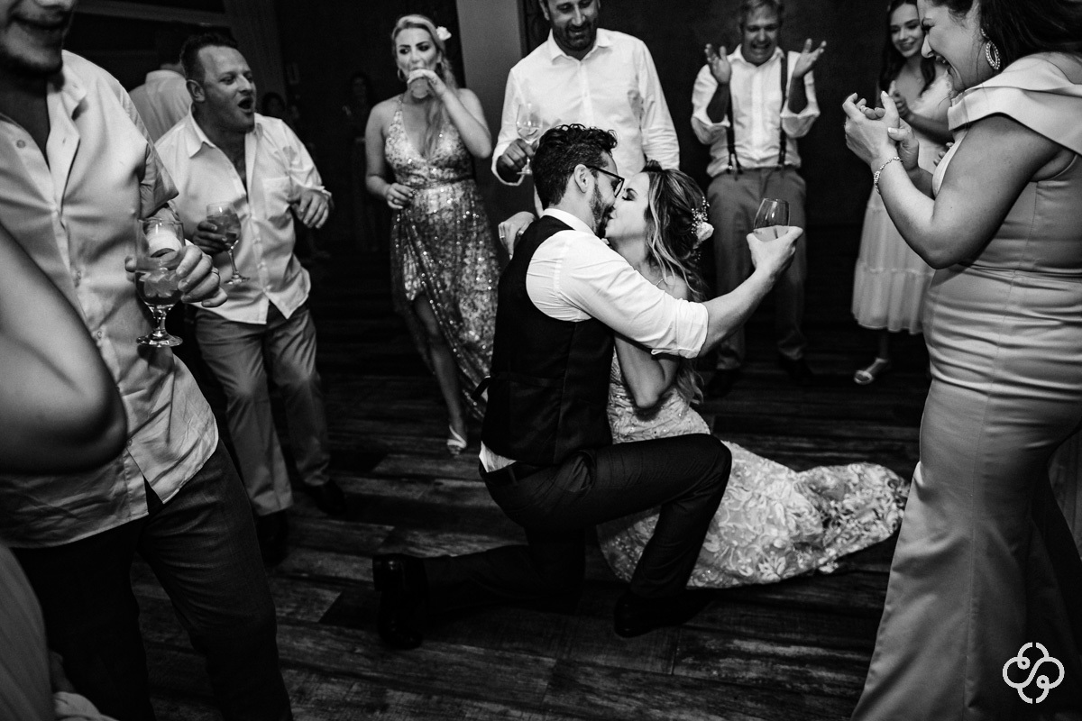 Balada de Casamento Restaurante Casa da Praia em Bombinhas - SC | Fotógrafo de Casamento | Destination Wedding | Casamento na Praia | Casamento de Dia | Casamento ao Ar Livre |  Casamento Adi e Edilson | www.rafaelsantosfotografia.com.