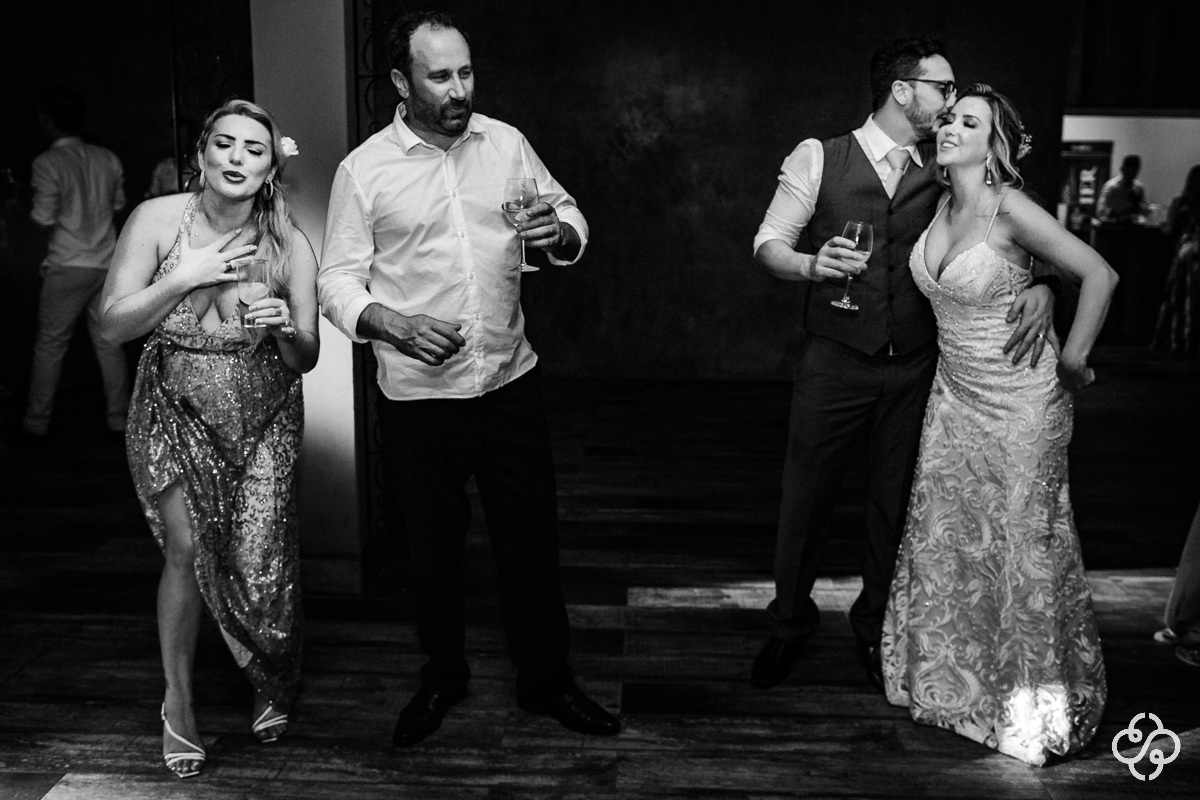 Balada de Casamento Restaurante Casa da Praia em Bombinhas - SC | Fotógrafo de Casamento | Destination Wedding | Casamento na Praia | Casamento de Dia | Casamento ao Ar Livre |  Casamento Adi e Edilson | www.rafaelsantosfotografia.com.