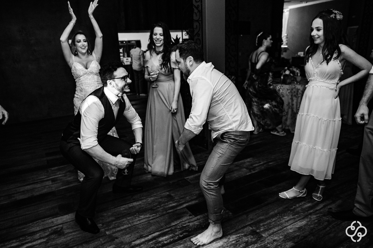 Balada de Casamento Restaurante Casa da Praia em Bombinhas - SC | Fotógrafo de Casamento | Destination Wedding | Casamento na Praia | Casamento de Dia | Casamento ao Ar Livre |  Casamento Adi e Edilson | www.rafaelsantosfotografia.com.