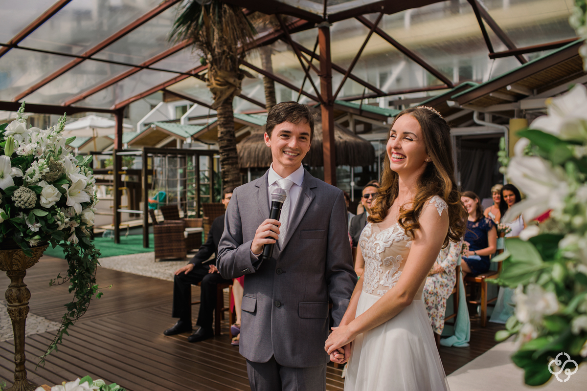 Casamento na Praia | Casamento de dia | Cerimônia de Casamento Hotel Costa Norte Ponta das Canas | Florianópolis - SC | Daria e Marcos | Fotógrafo de Casamento | Foto de Casamento | Fotógrafo Destination Wedding | Destino de Casamento | Casamento |