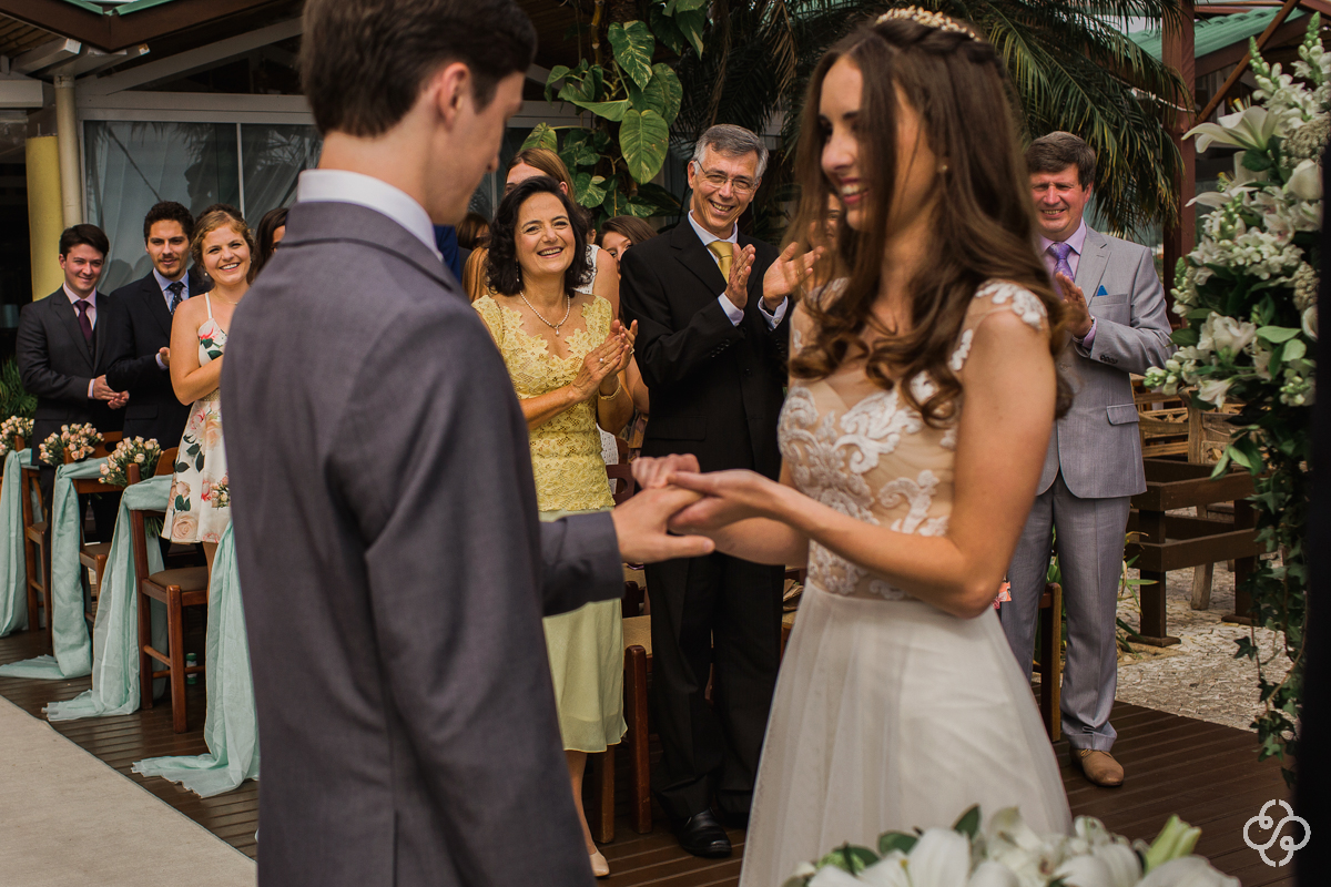 Casamento na Praia | Casamento de dia | Cerimônia de Casamento Hotel Costa Norte Ponta das Canas | Florianópolis - SC | Daria e Marcos | Fotógrafo de Casamento | Foto de Casamento | Fotógrafo Destination Wedding | Destino de Casamento | Casamento |
