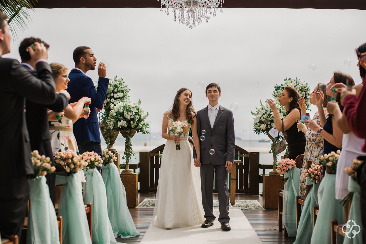 Casamento na Praia | Casamento de dia | Cerimônia de Casamento Hotel Costa Norte Ponta das Canas | Florianópolis - SC | Daria e Marcos | Fotógrafo de Casamento | Foto de Casamento | Fotógrafo Destination Wedding | Destino de Casamento | Casamento |