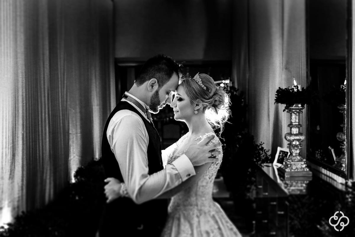 noivos no fim da festa