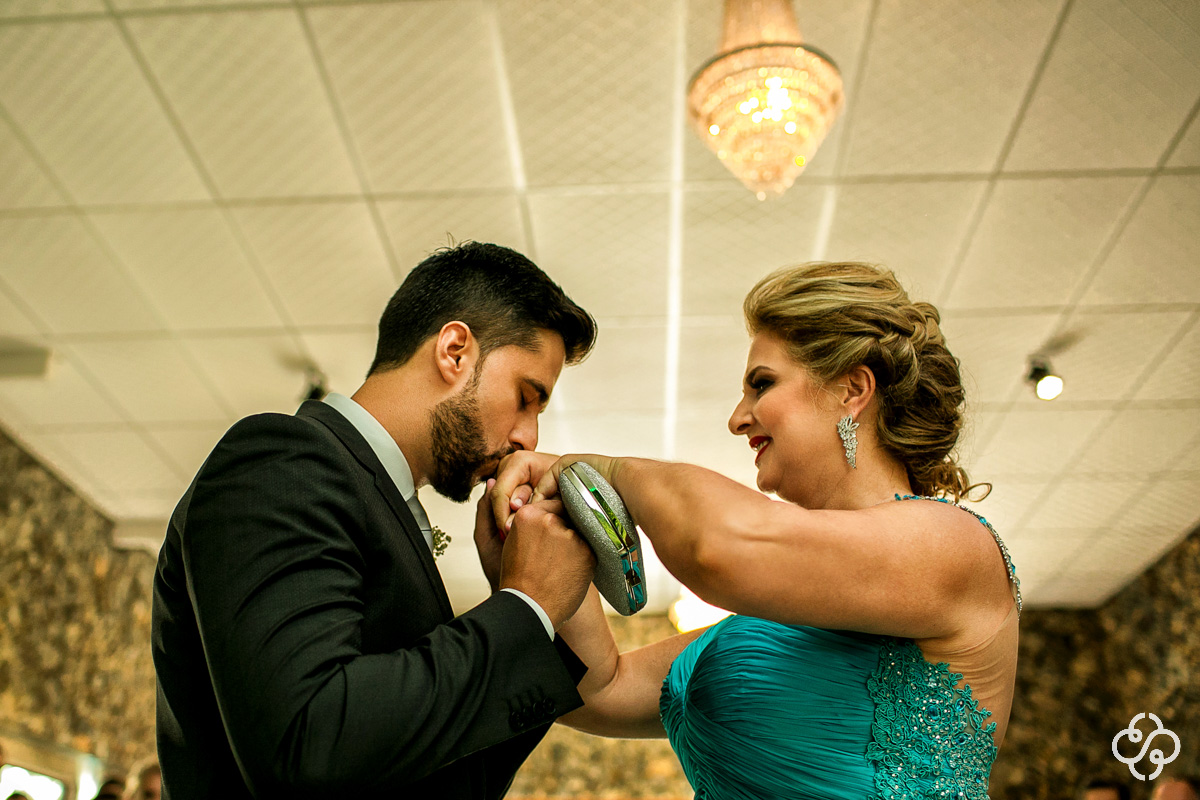 Cerimônia de Casamento de Dia | Entrada Noivo| Casamento Indaiá Restaurante | Itapema - SC | Fotógrafo de Casamento | Foto de Casamento | Fotógrafo Destination Wedding | |Fotógrafo de Casamento SC | Destino de Casamento | www.rafaelsantosfotografia.com.br