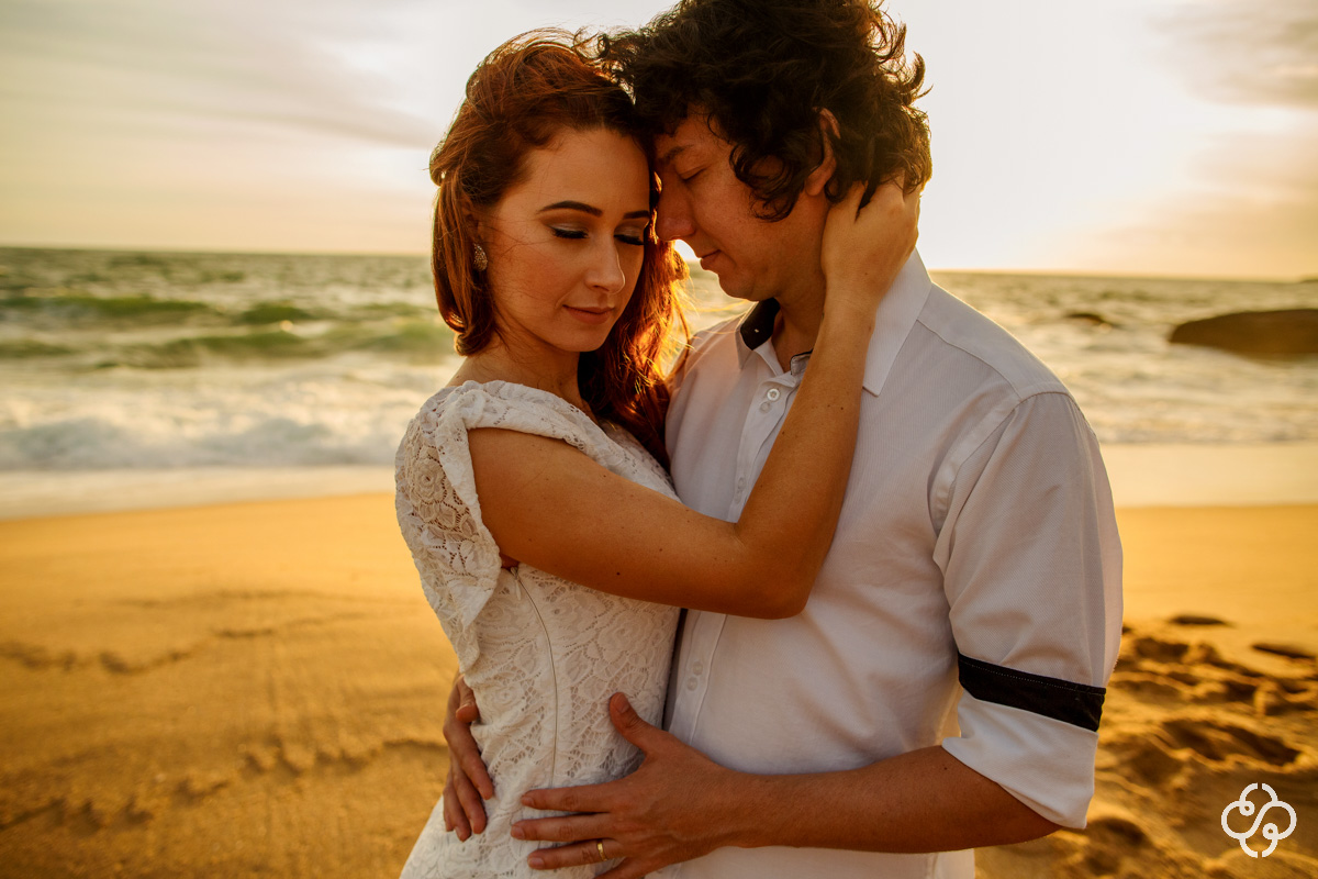 Pré Casamento Nascer do Sol | Balneário Camboriú - SC | Praia Taquaras | Naiara e João Paulo | Book Casal | Fotógrafo de Casamento | Fotógrafo de Bodas | Parejas | www.rafaelsantosfotografia.com.br