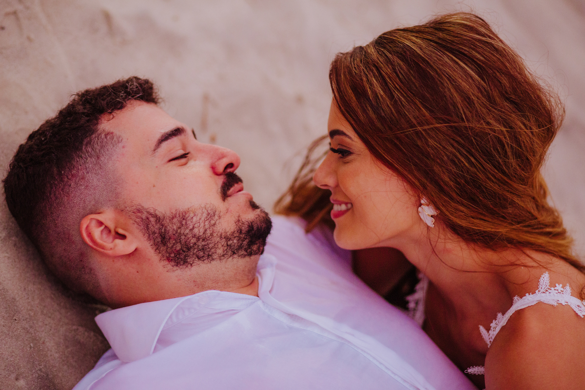 Ensaio de Casal no fim de tarde na Praia no Rio de Janeiro