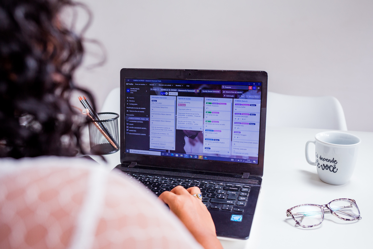 Hemily Glenda Cerimonialista de Eventos