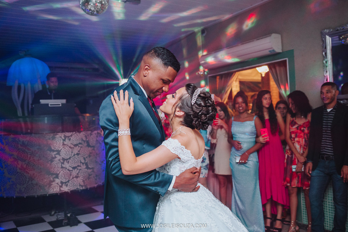 Casamento de noite em São Gonçalo