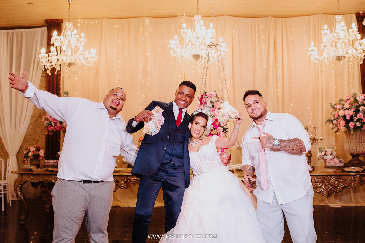 Casamento de noite em São Gonçalo