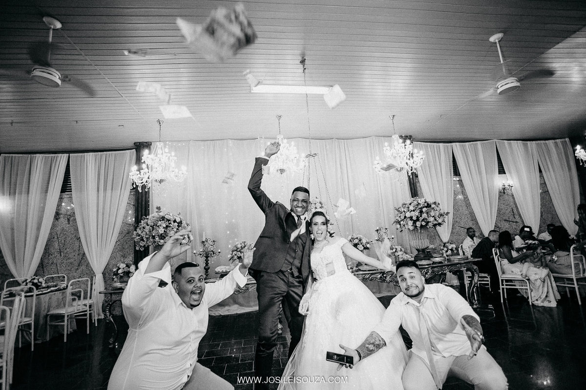 Casamento de noite em São Gonçalo