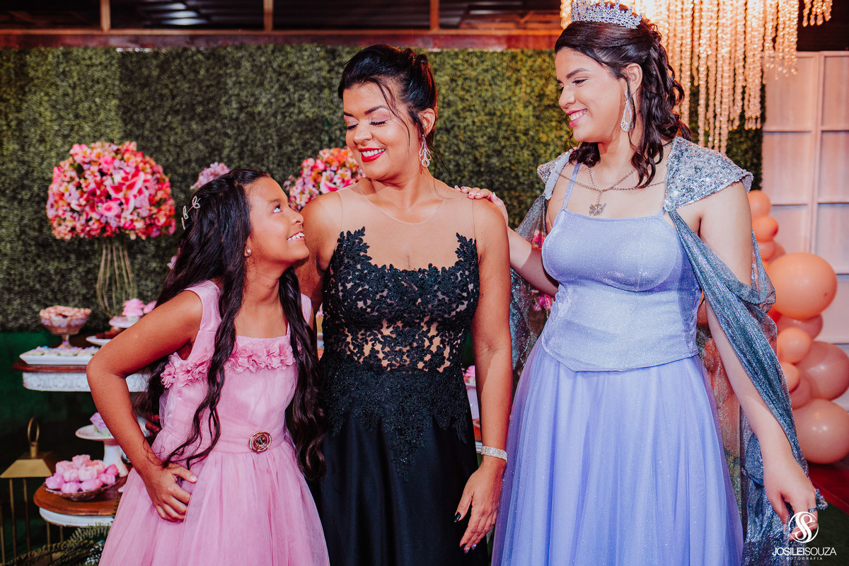 Festa de 15 anos na Casa Tropical Festas na Ilha do Governador