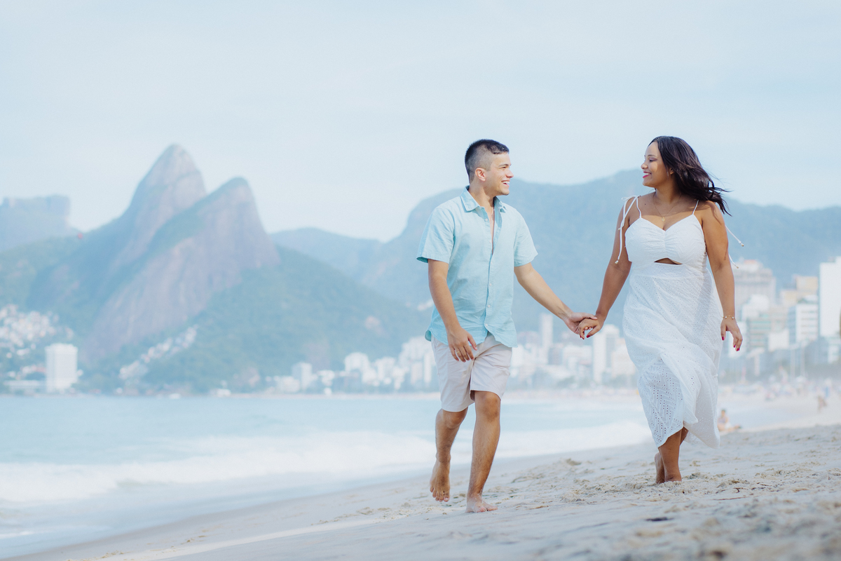 Ensaio Pré Wedding na praia do Arpoador - RJ