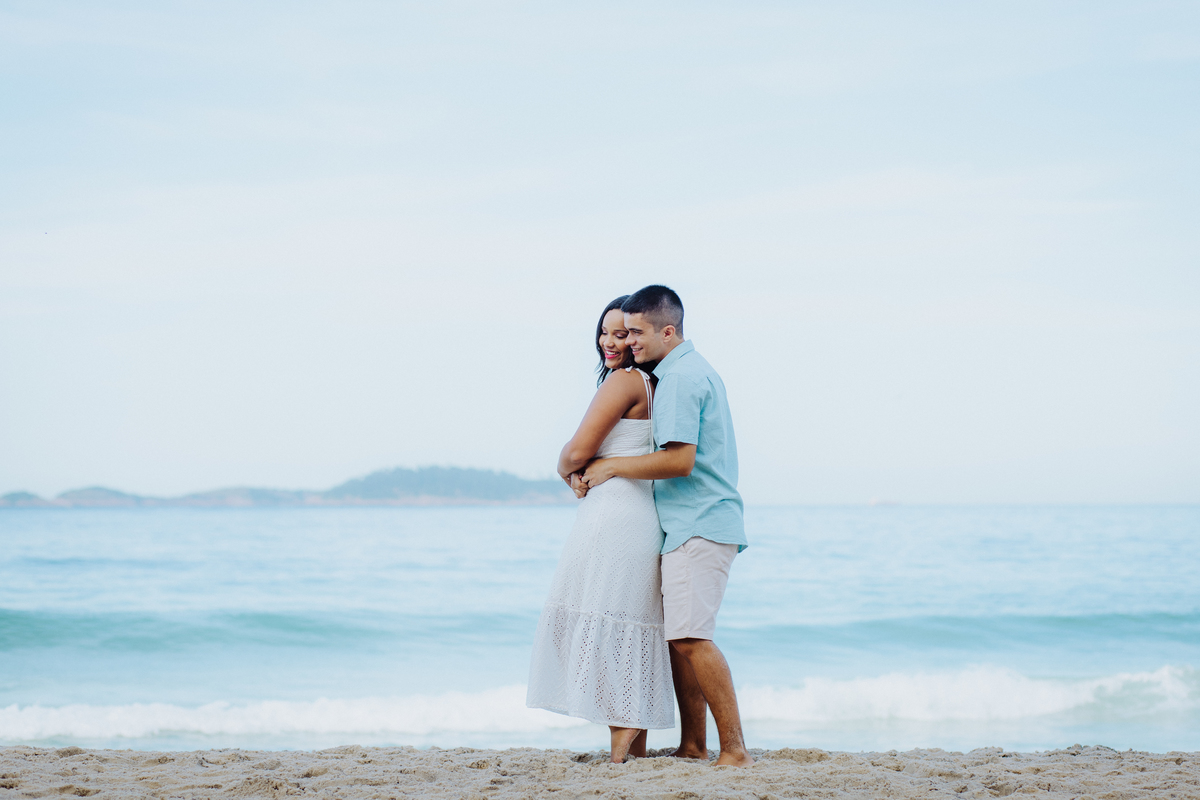Ensaio Pré Wedding na praia do Arpoador - RJ