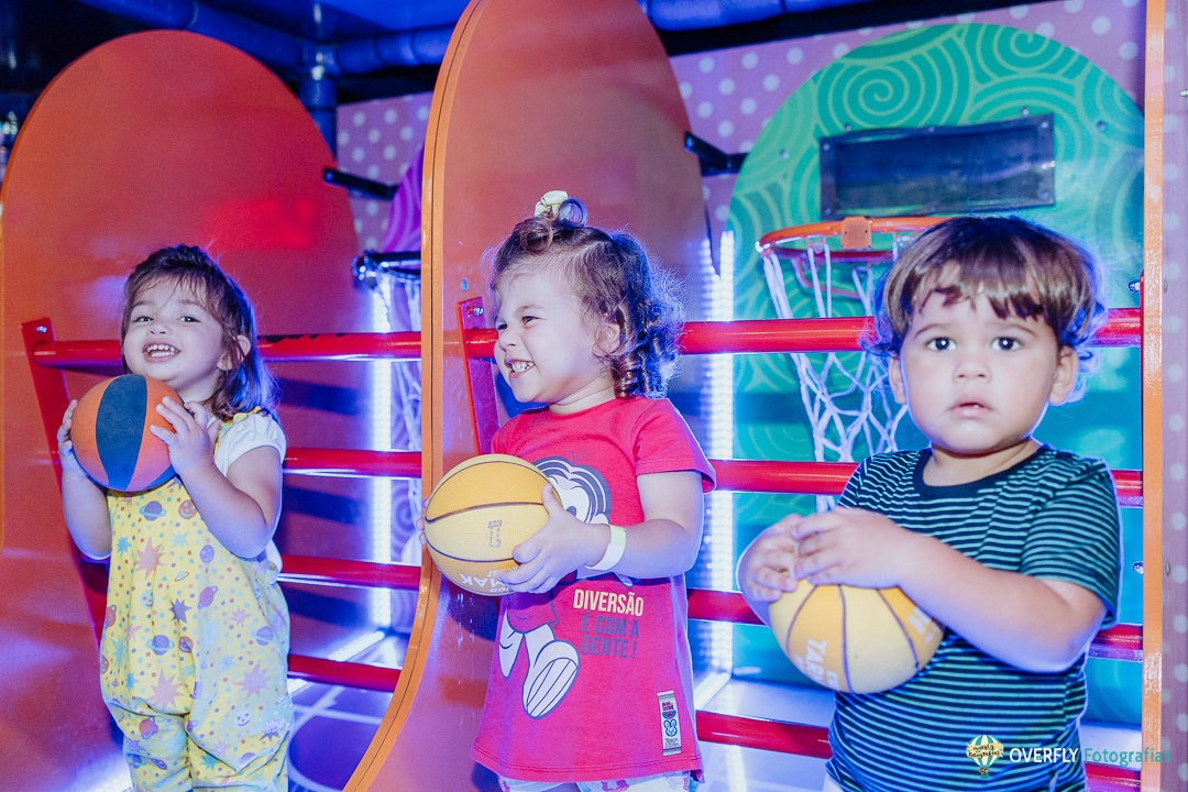 Fotógrafo de Festas Infantis no Rio de Janeiro

Se você está em busca de eternizar os momentos mágicos de aniversário no Rio de Janeiro, você está no lugar certo! Como fotógrafo especializado em festas infantis, minha missão é transformar cada instante em