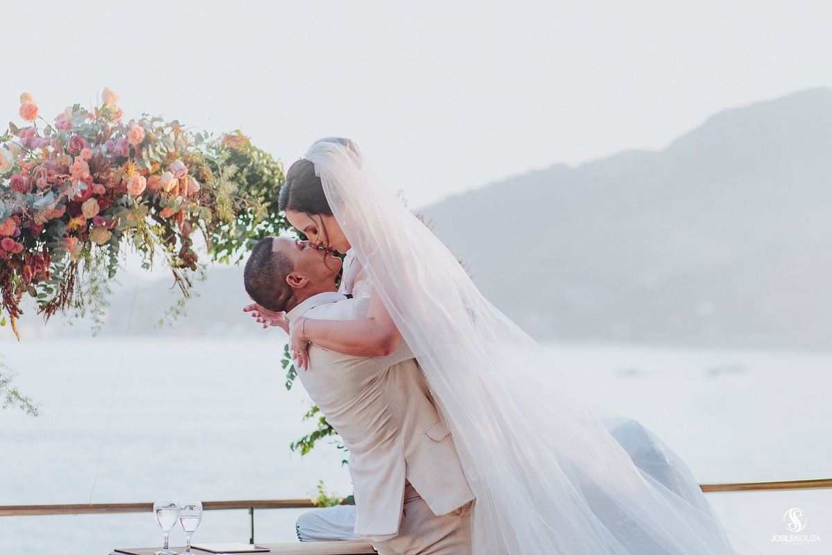 Fotógrafo de Casamento de dia no Espaço Barcelona em niterói - RJ