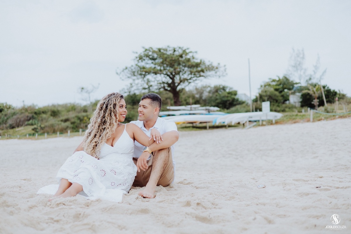 Ensaio de casal na praia de itaipu