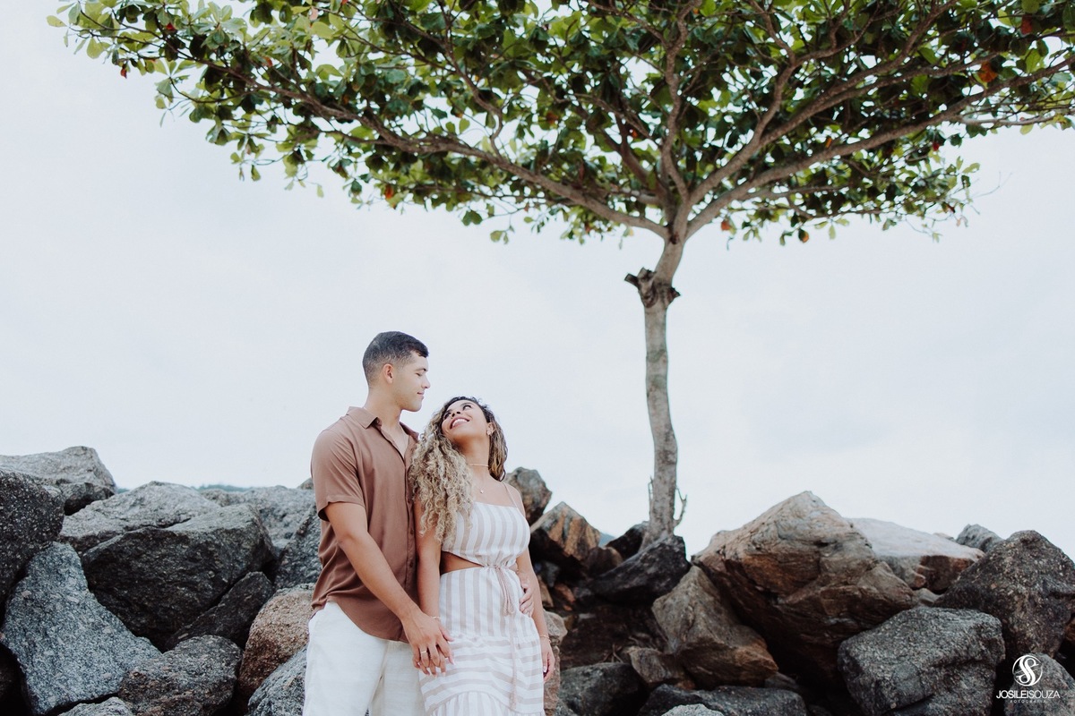 Ensaio de casal na praia de itaipu