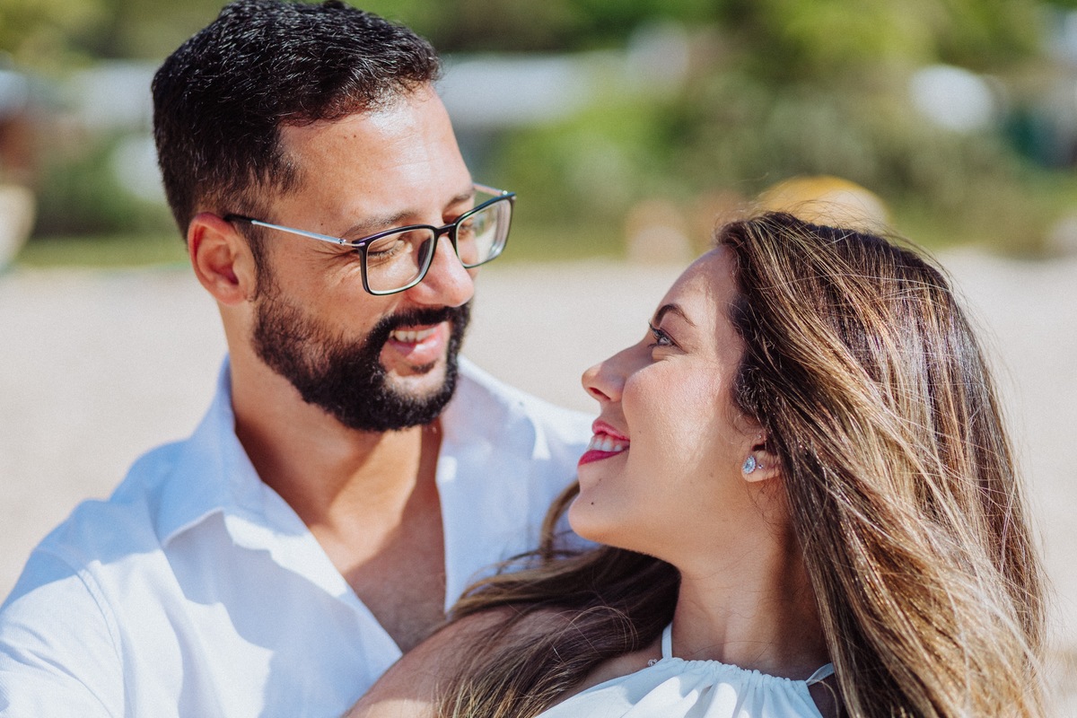 Ensaio de Pré Casamento na Praia de itacoatiara RJ