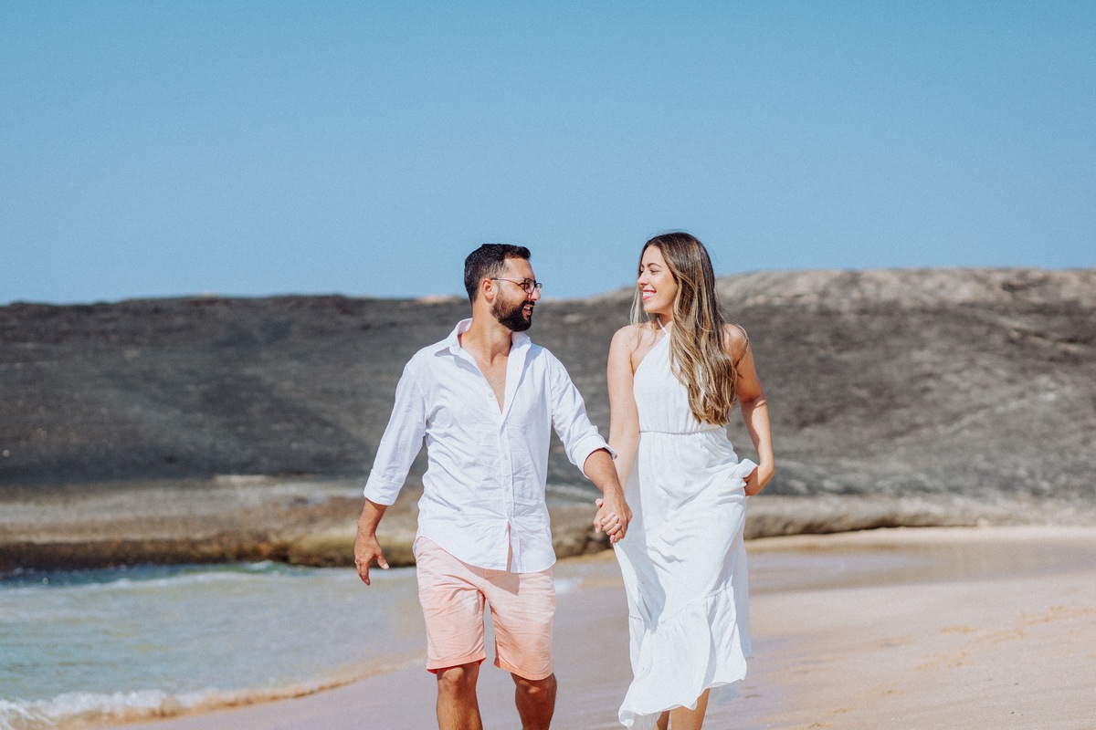 Ensaio de Pré Casamento na Praia de itacoatiara RJ