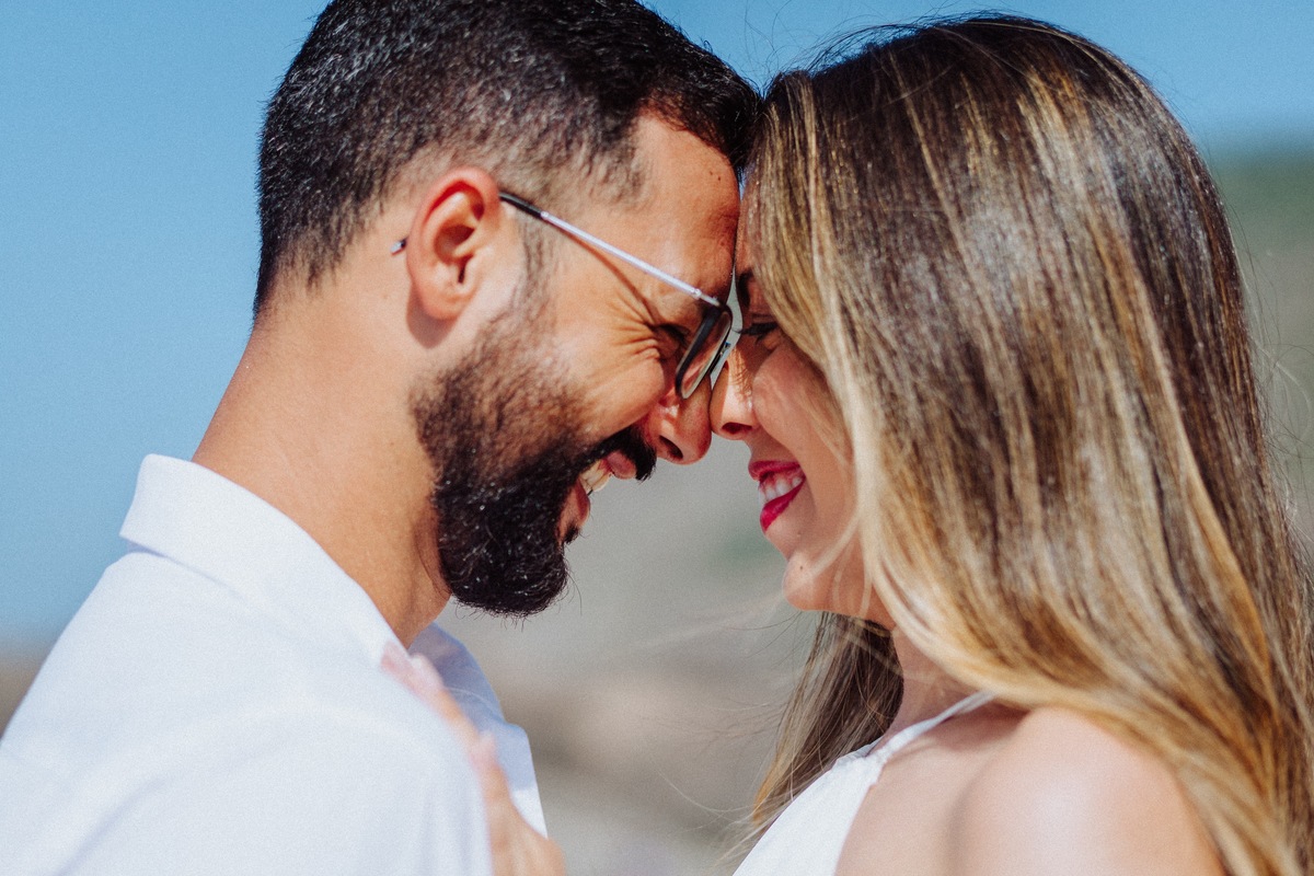 Ensaio de Pré Casamento na Praia de itacoatiara RJ