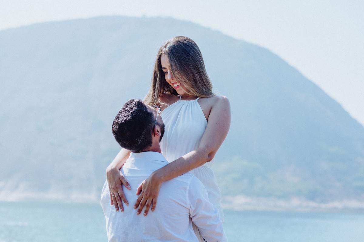 Ensaio de Pré Casamento na Praia do Sossego RJ