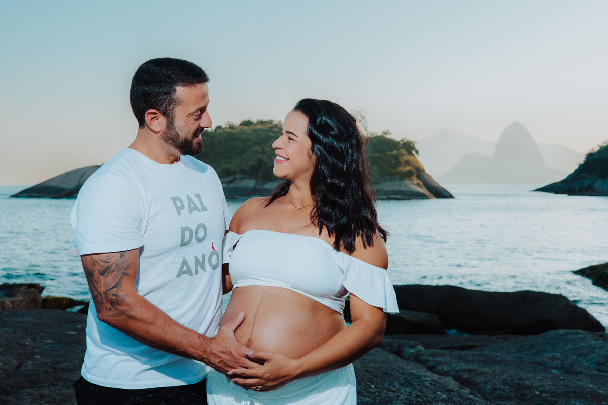 Ensaio de Gestante na praia do Sossego em Niterói
