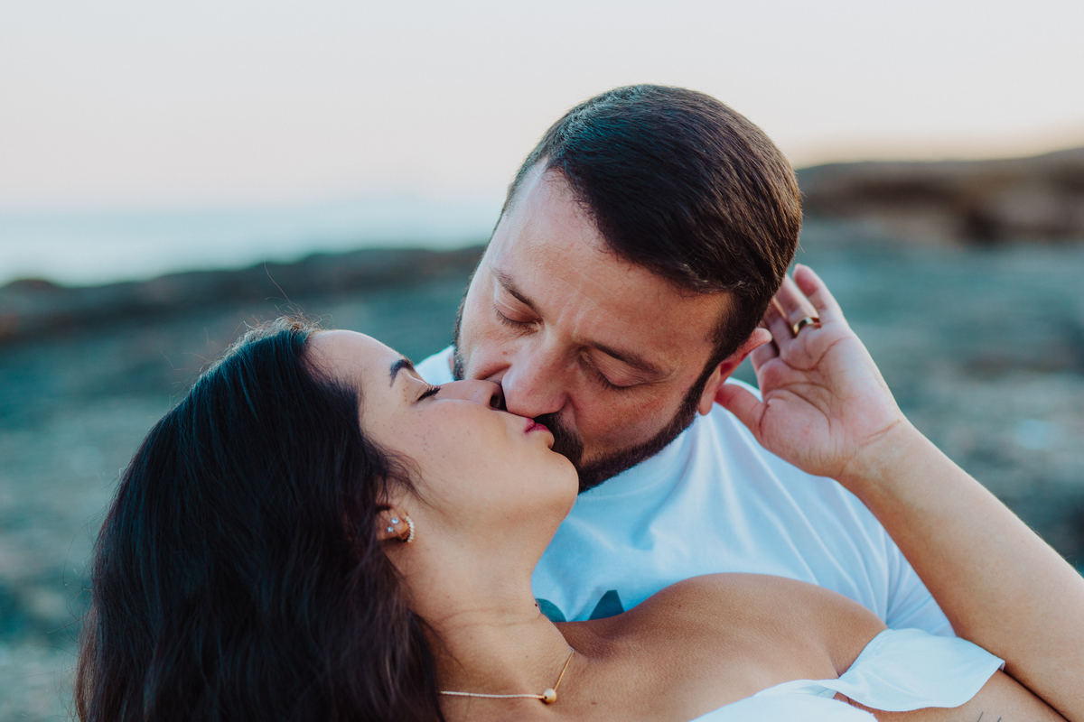 Ensaio de Gestante na praia de Charitas em Niterói