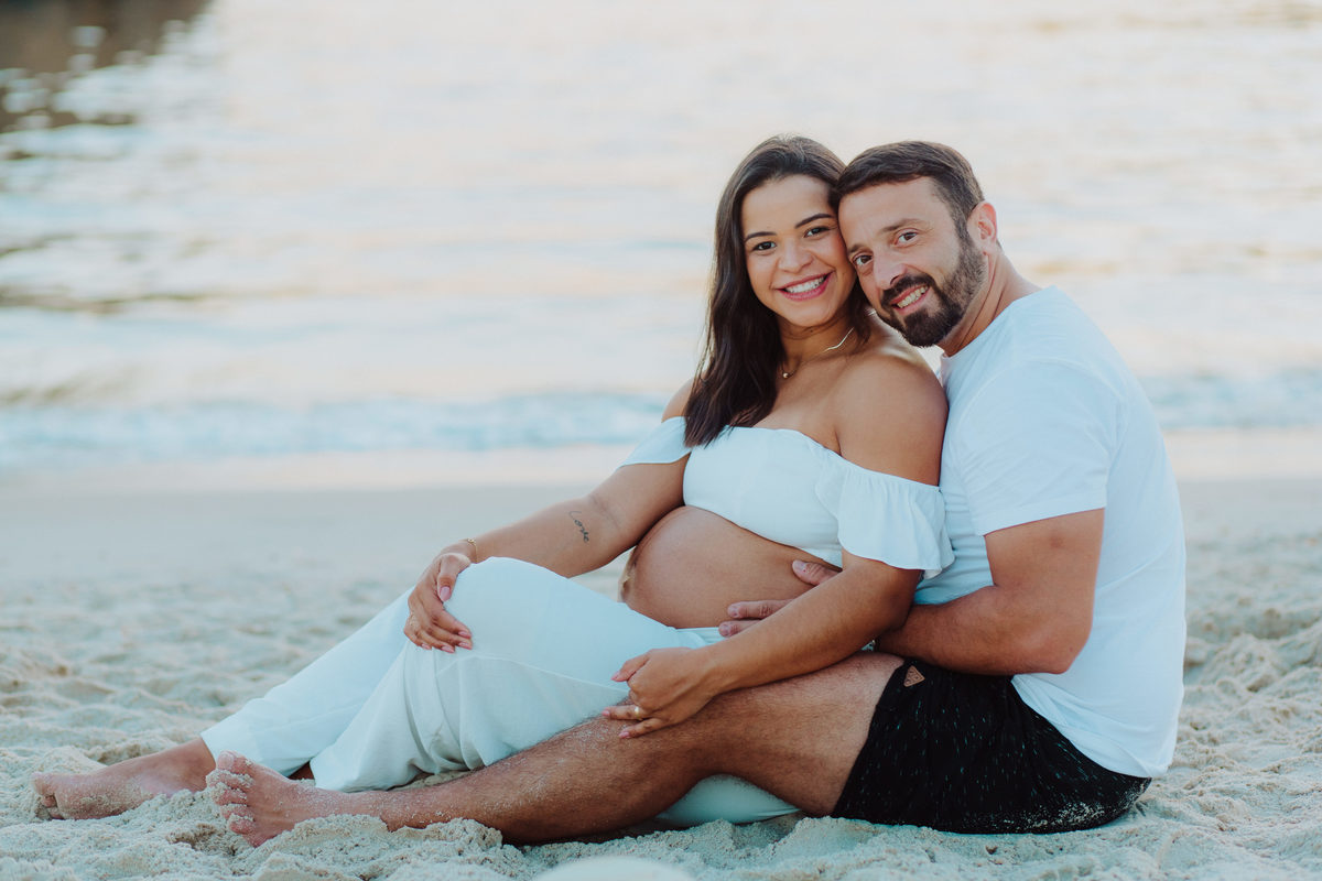 Ensaio de Gestante na praia de sÃO fRANCISCO em Niterói