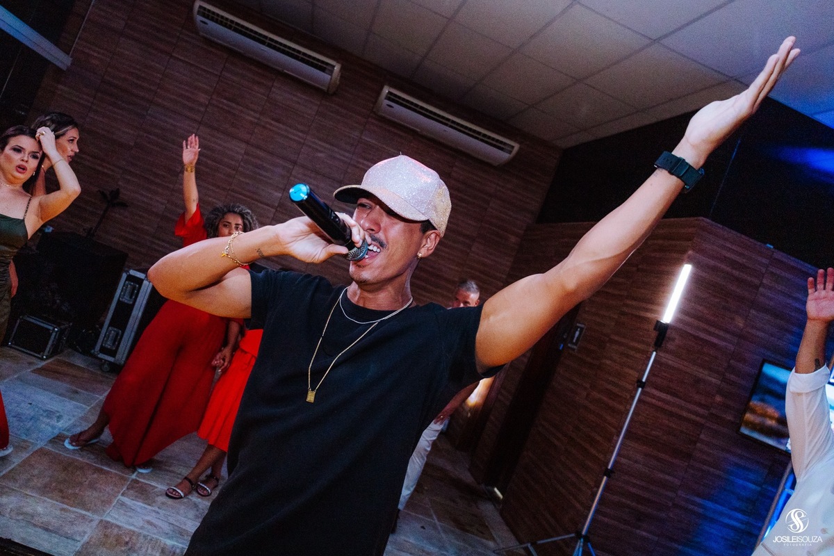 Tambores e pistola de fumaça E SAXOFONE para casamentos em São gonçalo, niterói e maricá -RJ