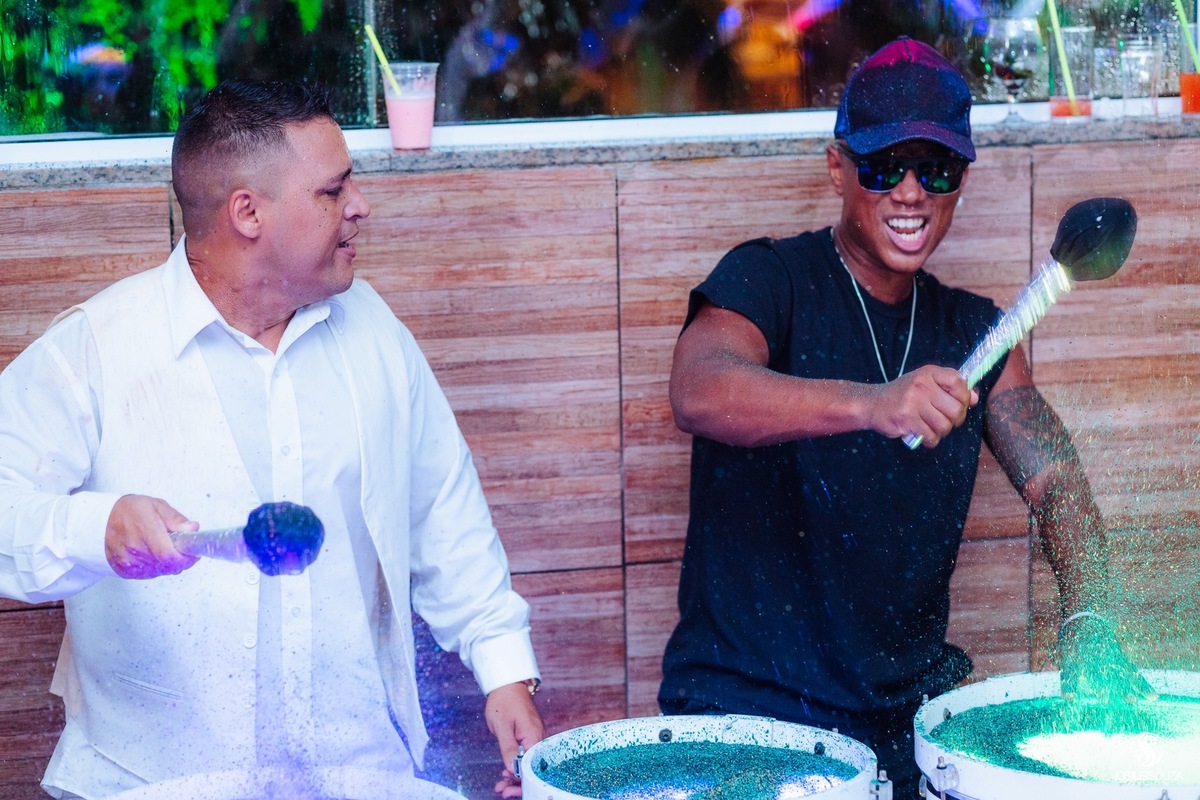 Tambores e pistola de fumaça para casamentos em São gonçalo, niterói e maricá -RJ