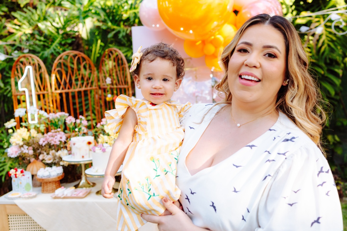 Aniversário de 1 ano ao ar livre em niterói com o tema Jardim