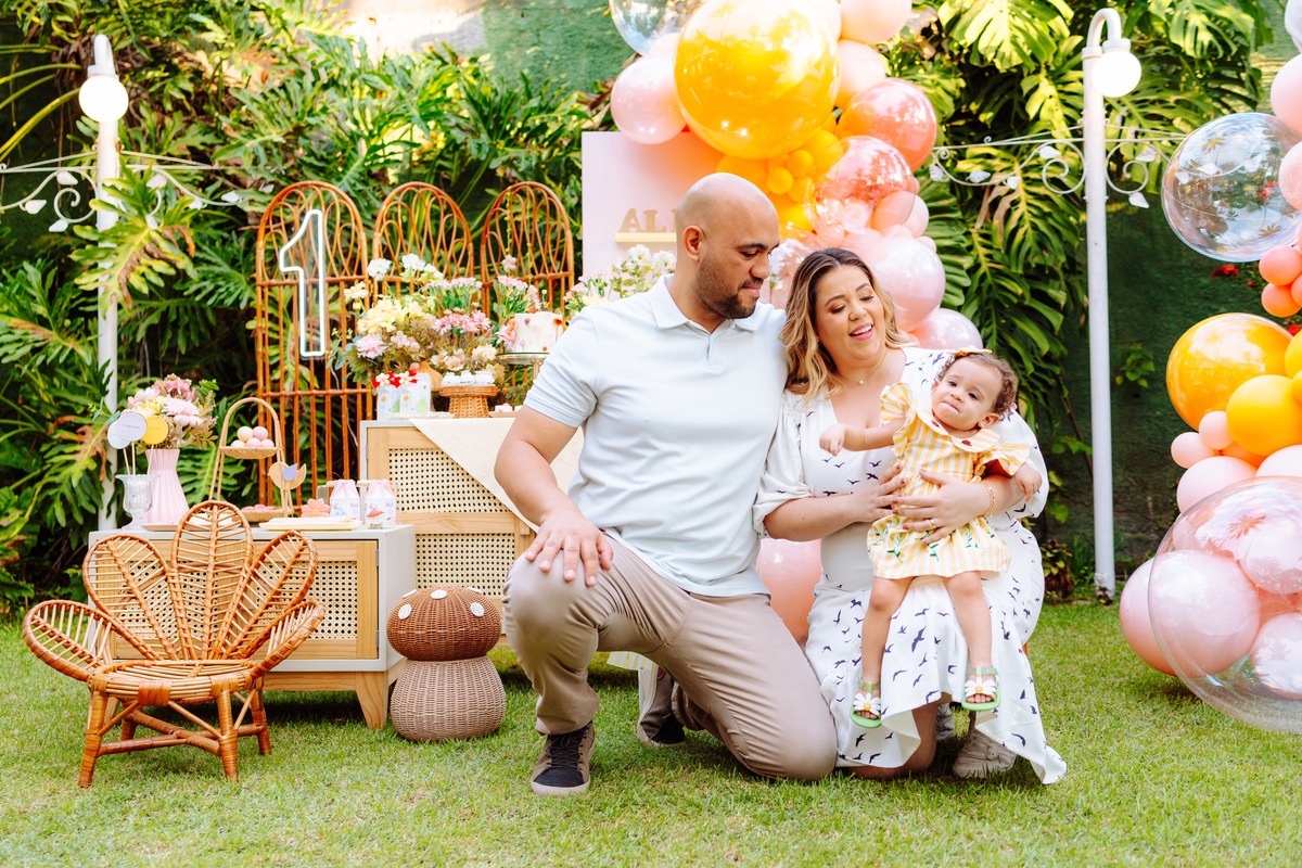 Aniversário de 1 ano ao ar livre em niterói com o tema Jardim