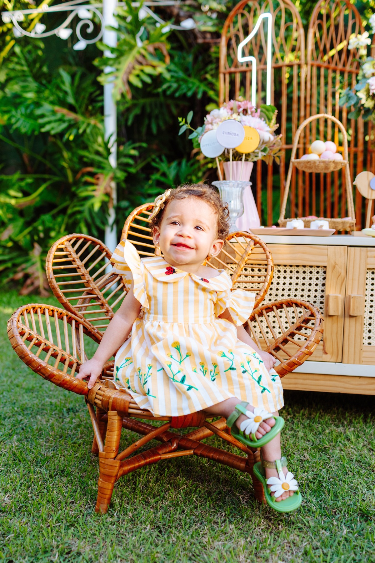 Aniversário de 1 ano ao ar livre em niterói com o tema Jardim