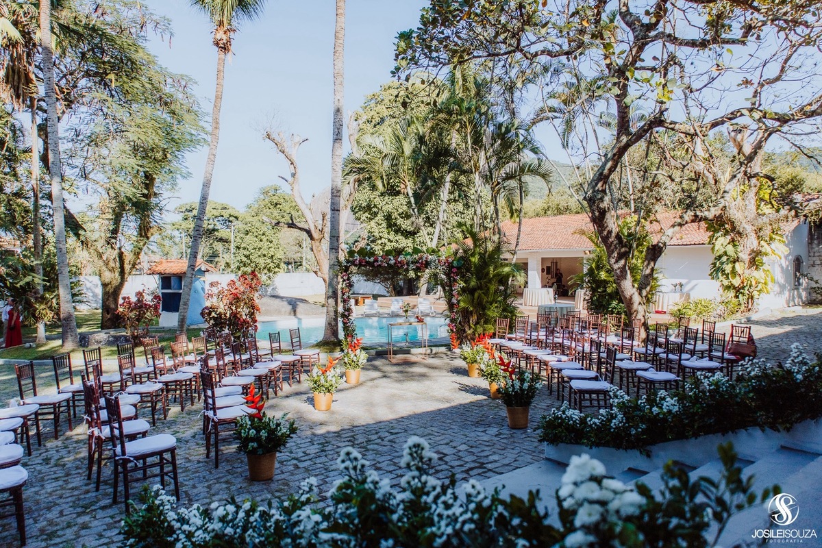 Casamento ao ar livre em itaipuaçu