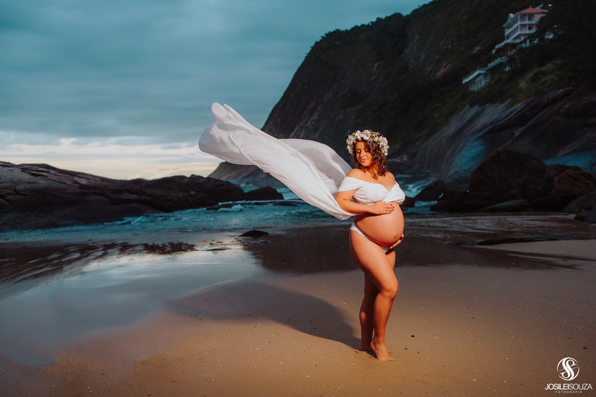 Ensaio de Gestante na Praia de Piratininga em Niterói
