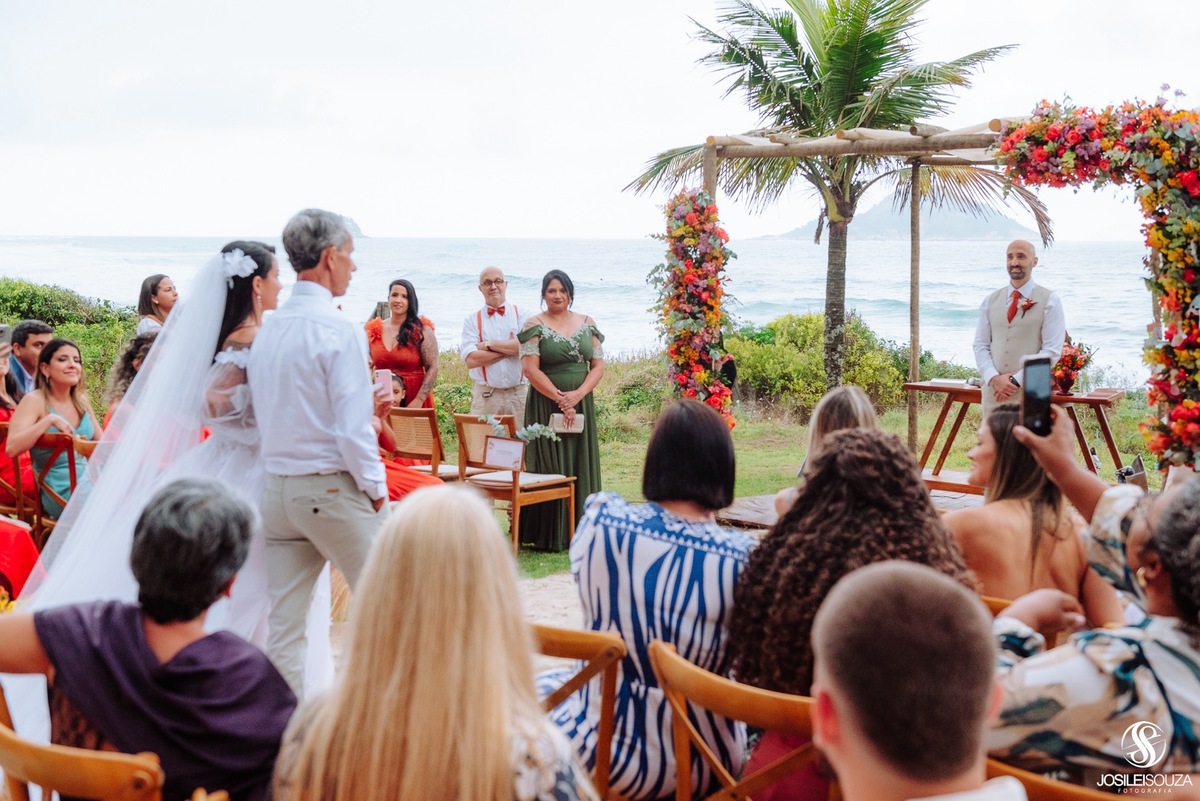 Casamento no fim de tarde na Praia da Barra da Tijuca RJ