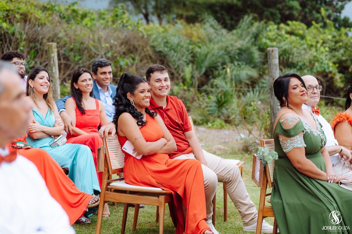 Casamento de dia na praia da Barra