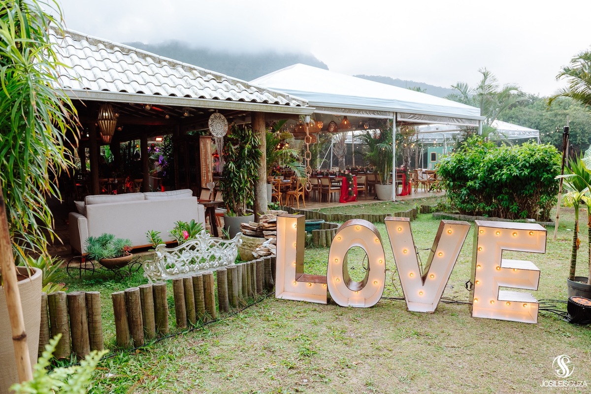 Casamento no Grumari Beach Garden RJ