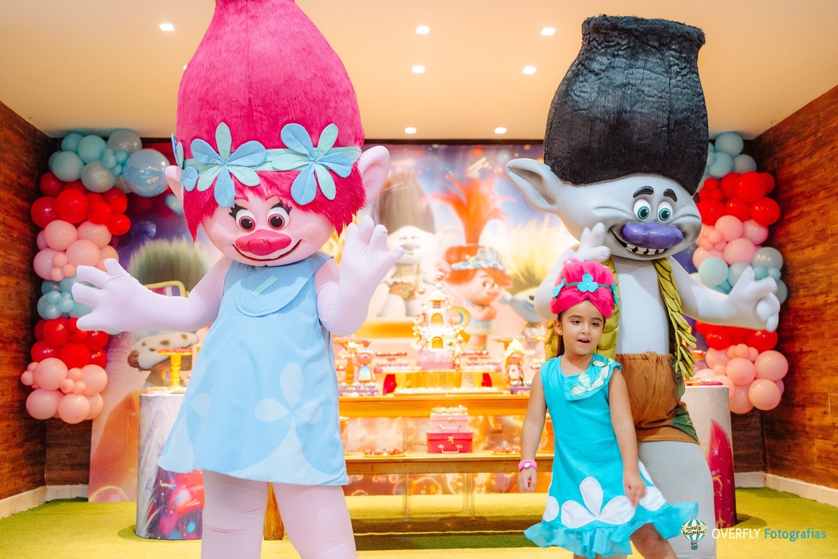 Aniversário com tema trolls na barra da Tijuca