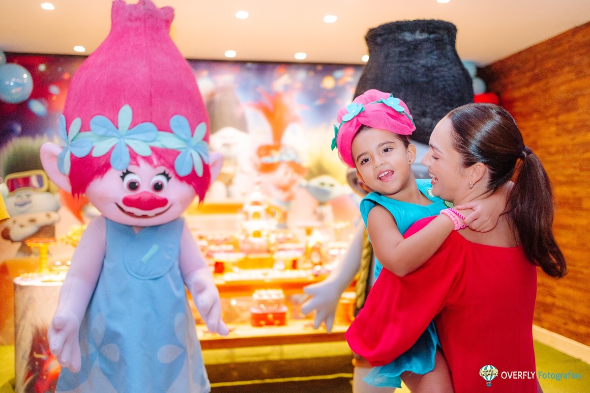 Aniversário com tema trolls na barra da Tijuca