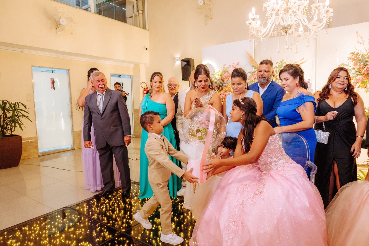 fotos emocionantes de aniversário de 15 anos