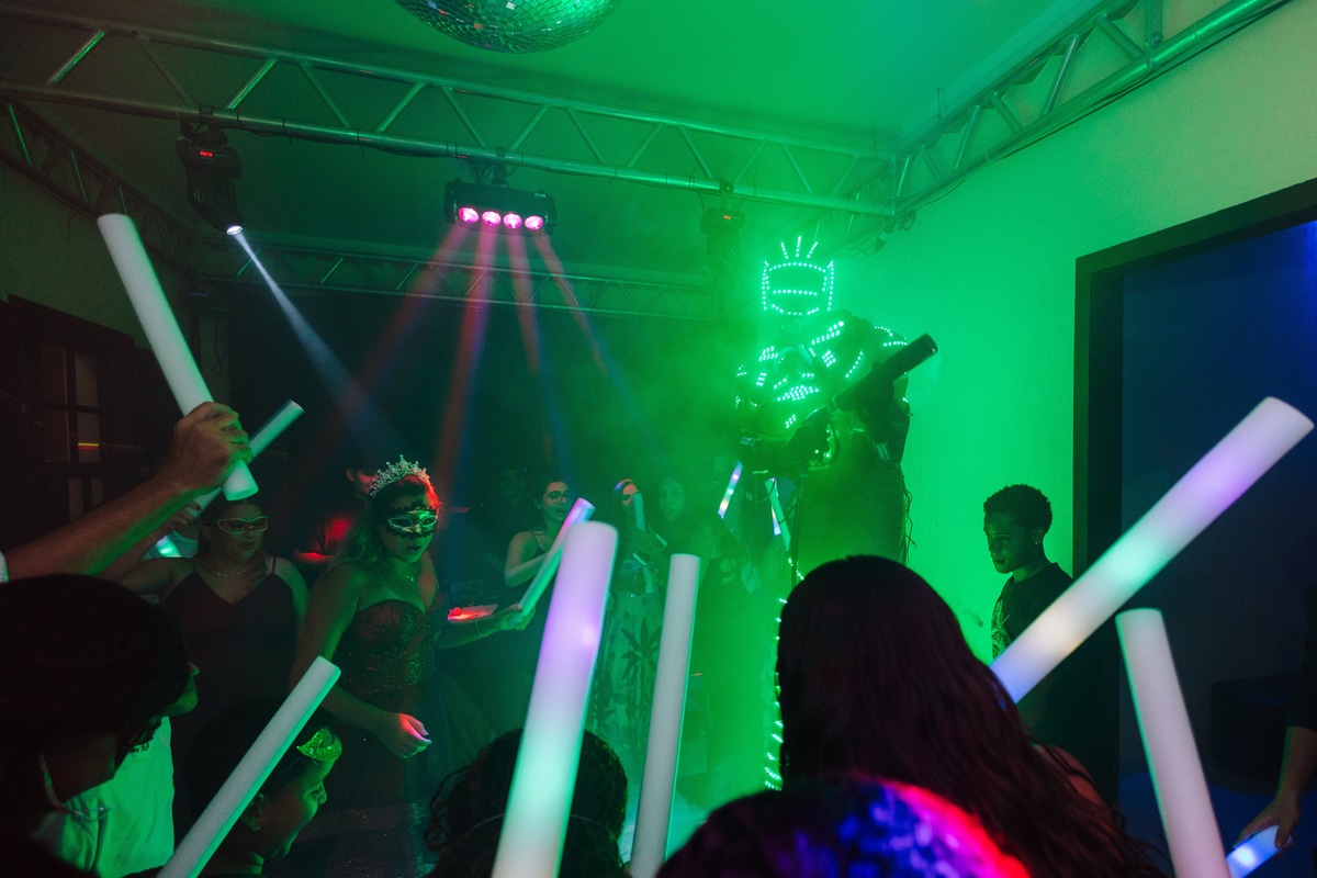 Robô de LED em festa 15 anos