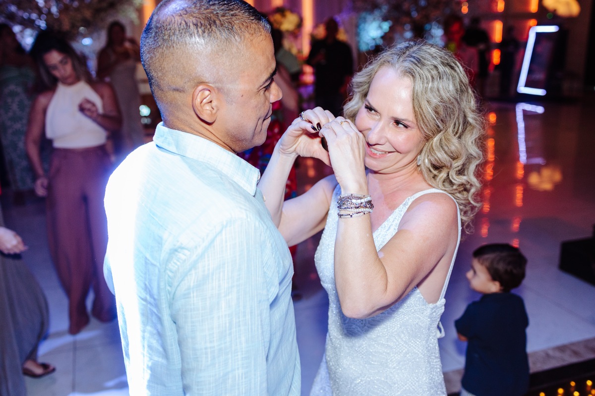 fotógrafo de eventos com banda ao vivo