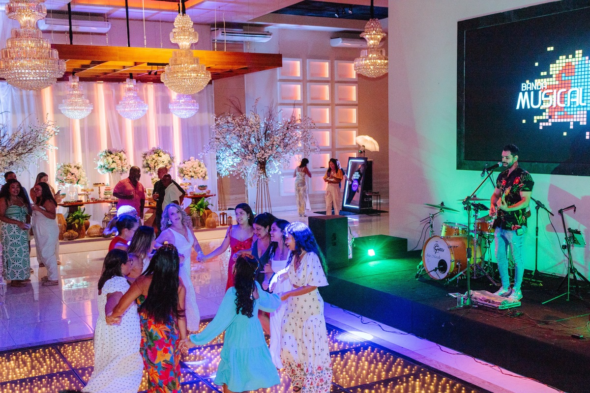 fotógrafo de eventos com banda ao vivo