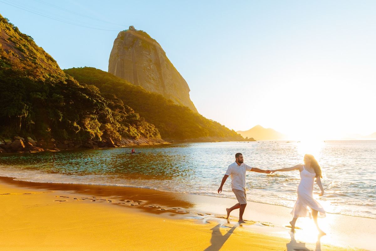 Ensaio ao nascer do sol na Praia Vermelha