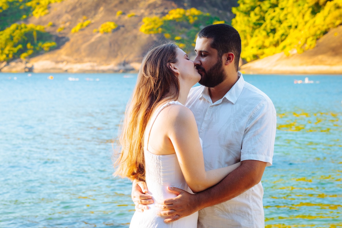 Ensaio de casal na Urca com fotógrafo especializado em pré wedding no Rio de Janeiro.