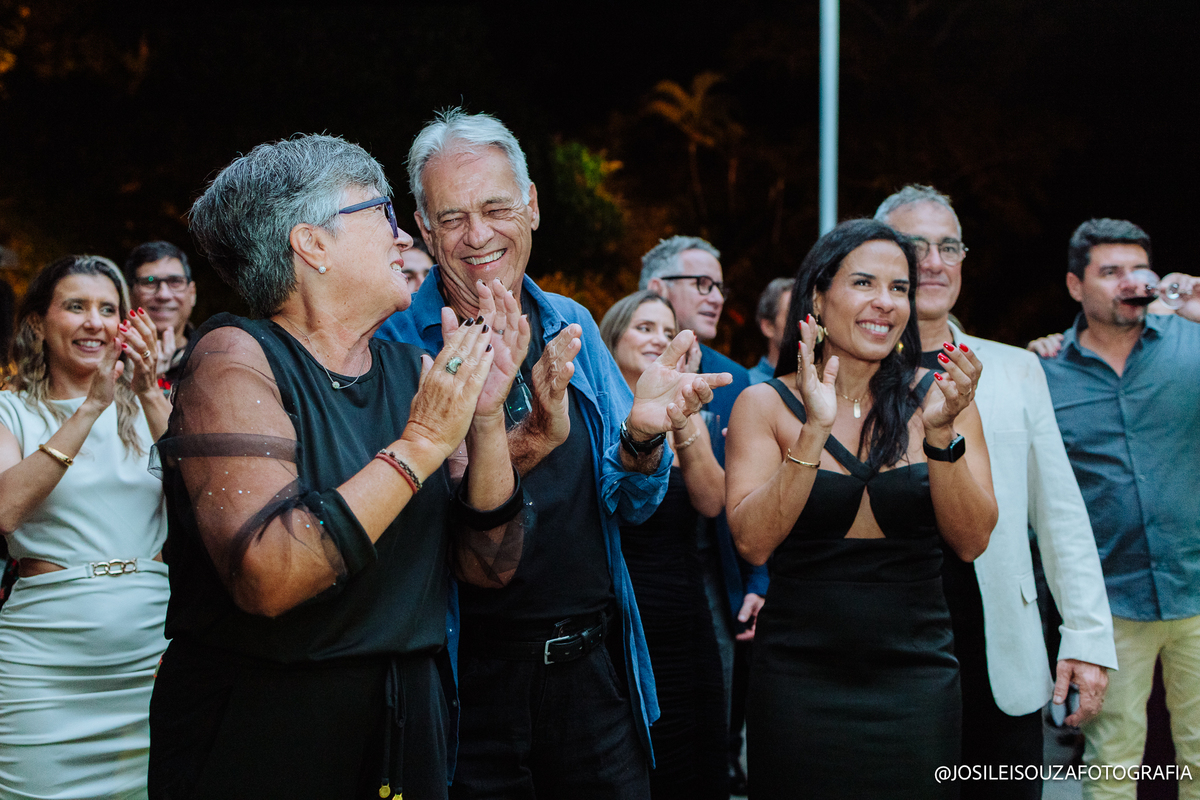Clarisse com os filhos durante aniversário de 50 anos
