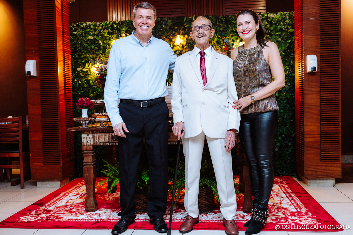 Aniversário de 100 anos no Restaurante Buzin